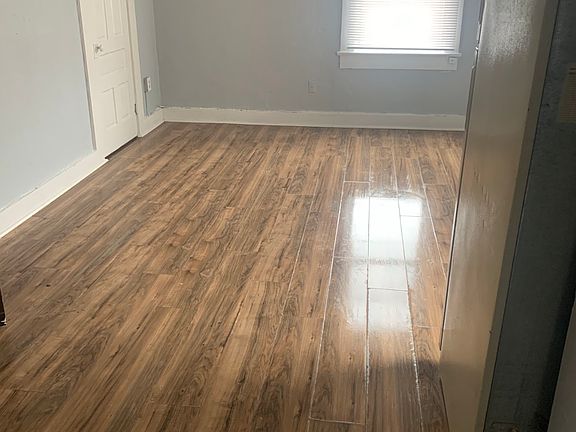 4th image of 2005 Wayne Ave #6