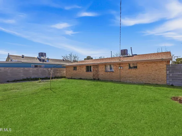 501 S 8th St, Anthony, TX 79821