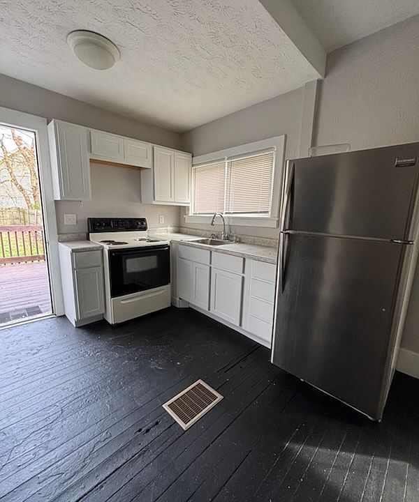 2nd image of 375 Black St Unit 1