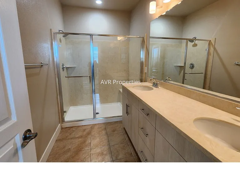 5635 Melodia Cir — Photo 25