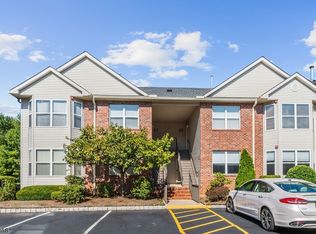 13 Katie Ct, East Hanover, NJ 07936