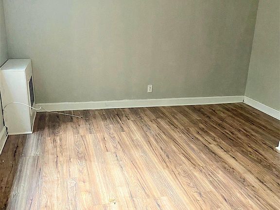 5th image of 1321-23 Spruce St #1E