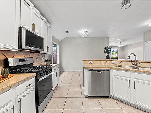 5th image of 2706 Argos Dr
