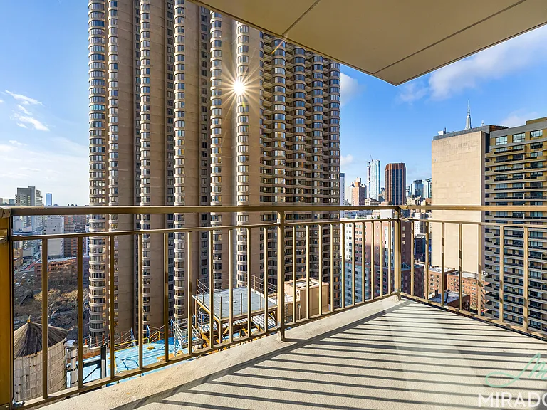 330 E 39th St #25M — Photo 3