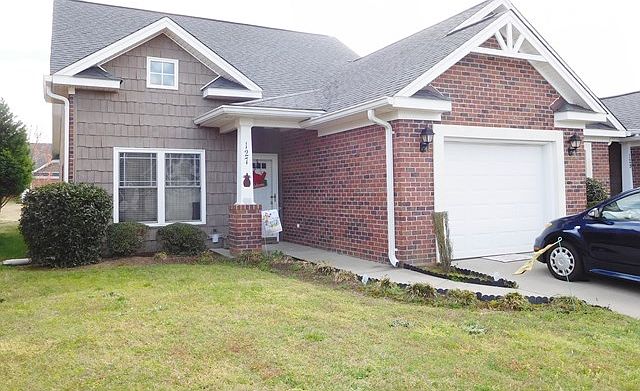 1st image of 127 Savannah Cir N