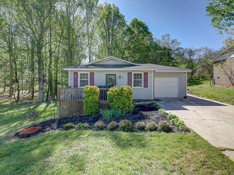 1st image of 136 Oak Hill Dr