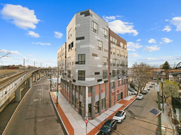 17 Avenue East image 43 of 57