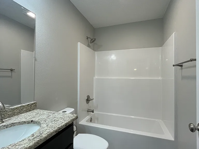 4140 N Saint Louis St — Photo 9