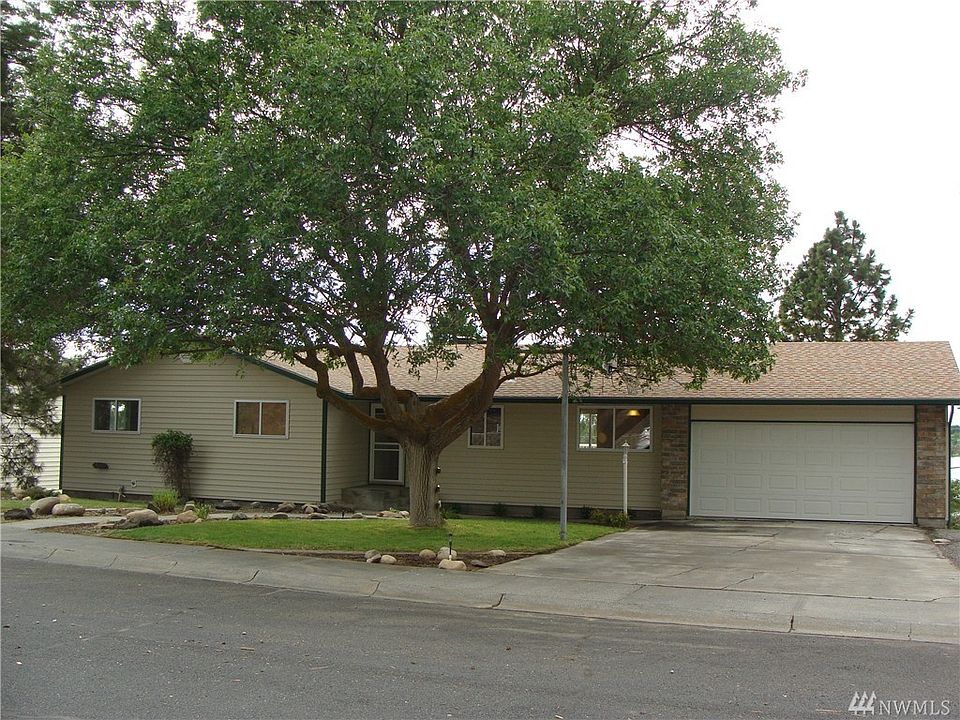 1st image of 2046 S Beaumont Dr