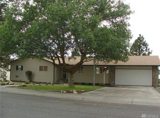 2046 S Beaumont Dr, Moses Lake, WA 98837