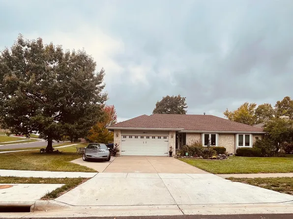 3611 SW Red Hawk Ct, Topeka, KS 66614