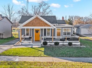 902 W Main St, Genoa, IL 60135