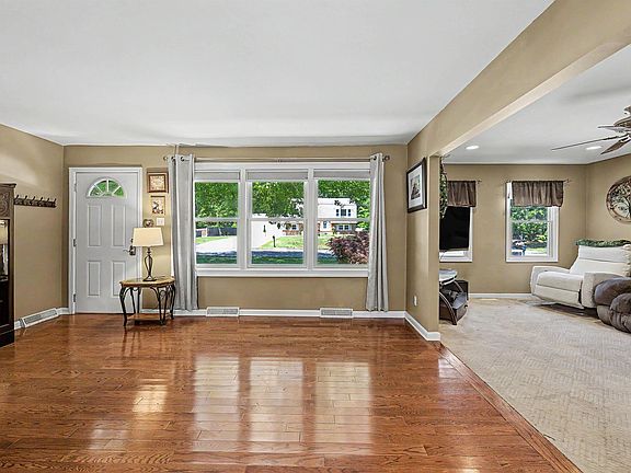 4th image of 149 Crestview Ave