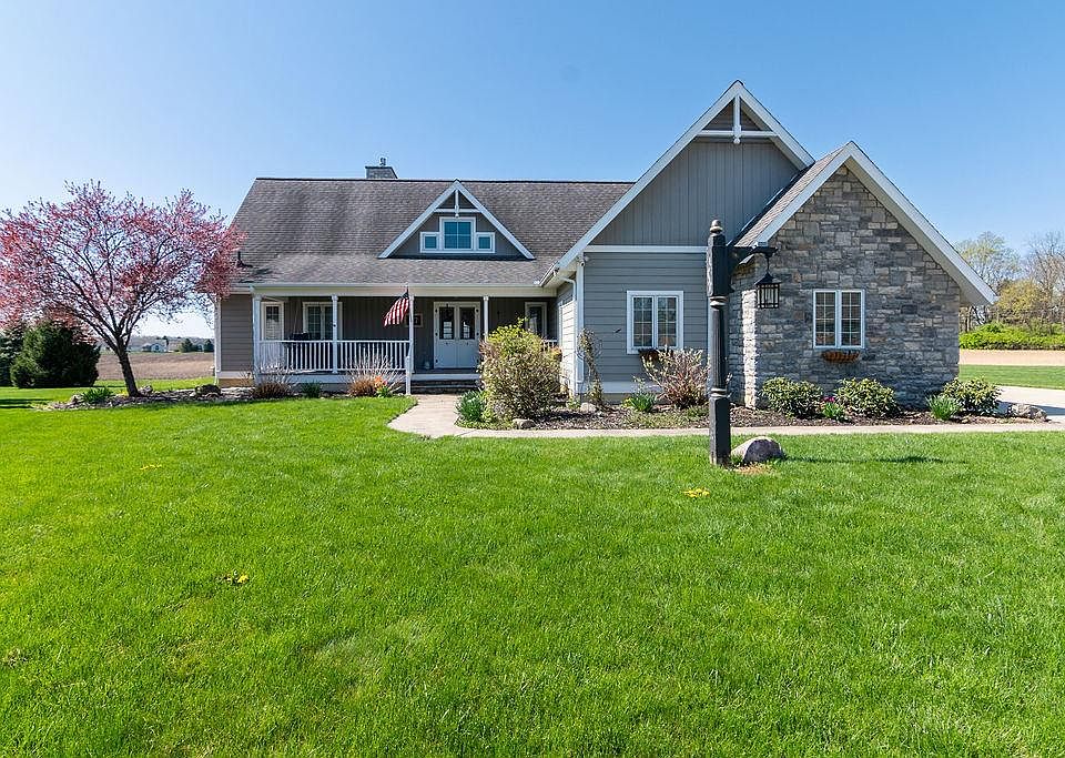 1st image of 827 Marlow Cir