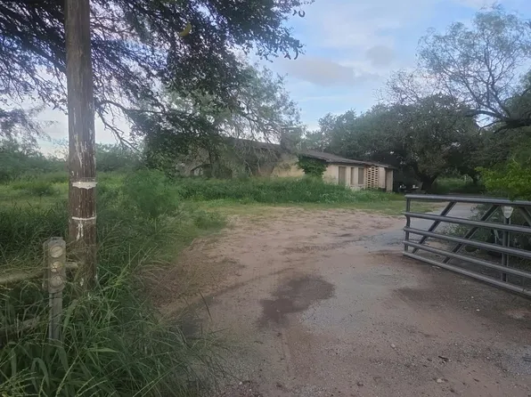 701 E Texas St, Hebbronville, TX 78361