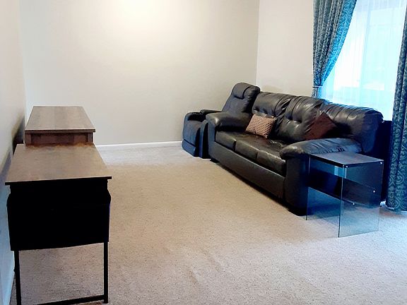 4th image of 407 Marshall Ct NW Unit 6