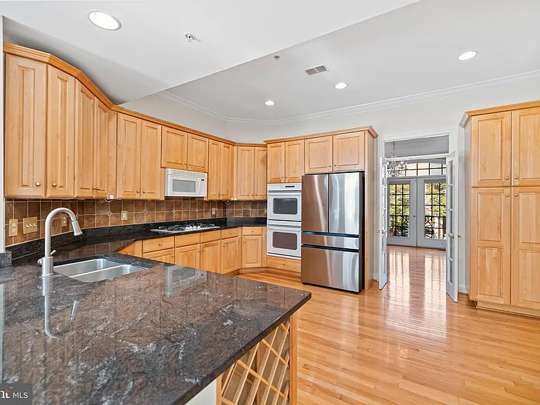 5237 Bessley Pl — Photo 34