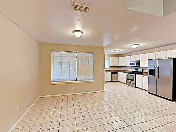 3rd image of 4150 Yellowwood Dr