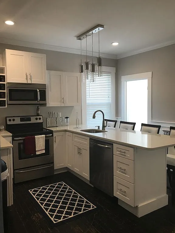11 Newport Ave — Photo 2