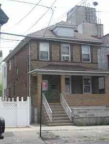 2nd image of 274 McClean Ave