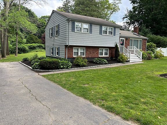 2nd image of 124 Belmont St