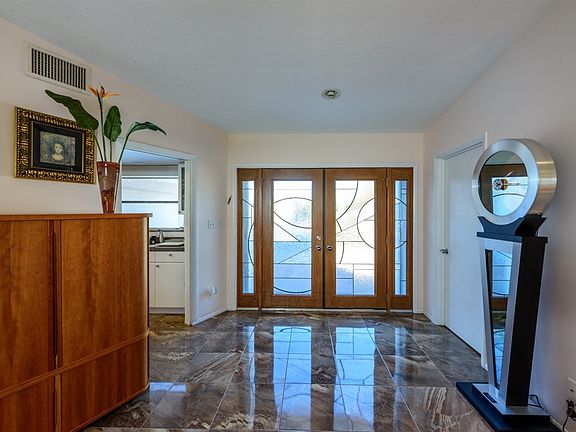 2nd image of 628 Buttonwood Dr