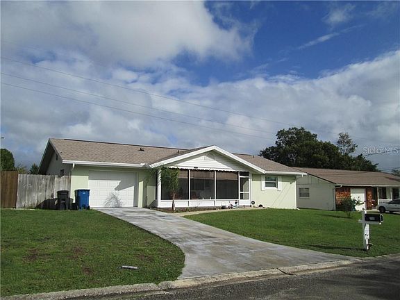 3rd image of 715 Crestview Dr
