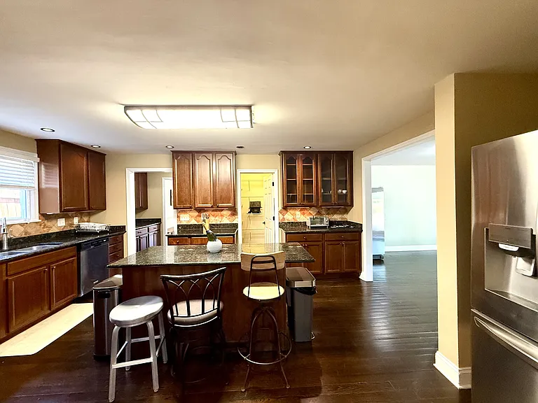 410 Lancaster Ave — Photo 16