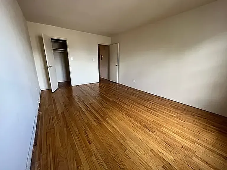 8635 21st Ave #5D — Photo 3
