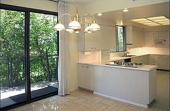 5th image of 910 Donner Way APT 104