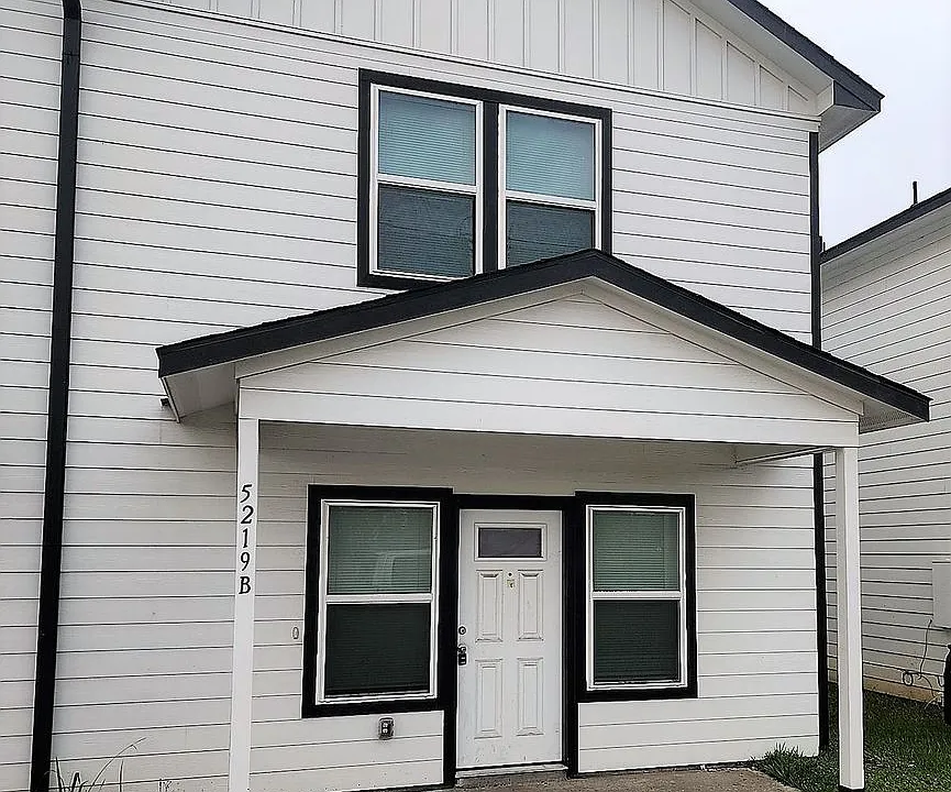 5219 E Houston Rd