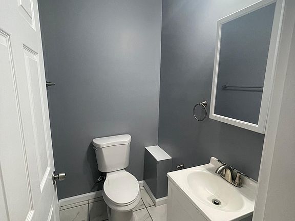 3rd image of 1514 E Lafayette Ave
