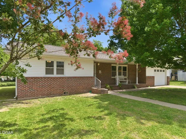 108 S 11th St, Sarcoxie, MO 64862