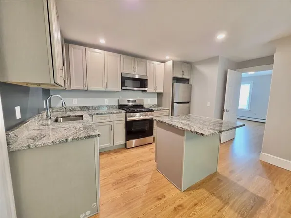 5 Greystone Ave, North Providence, RI 02911