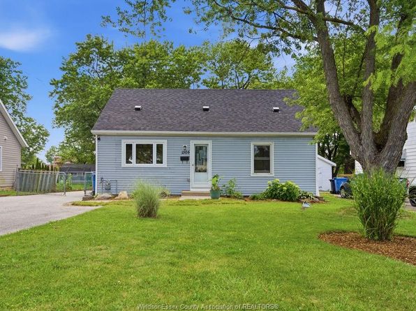 1305 Shawnee Rd, Tecumseh, ON N8N 1R8