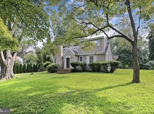 8525 Overbrook Rd, Fairfax, VA 22031