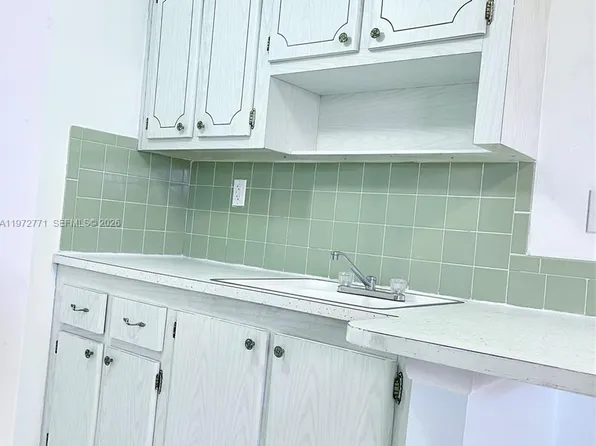 2145 Pierce St APT 421, Hollywood, FL 33020