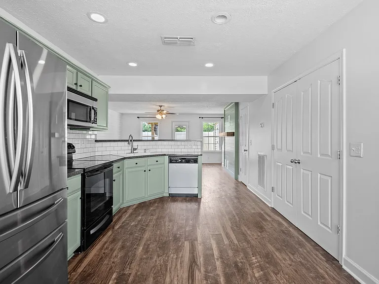 2128 Victory Gallop Ln — Photo 7