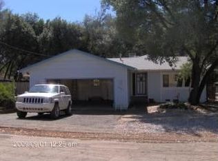 1381 Gordon Ln, Redding, CA 96002