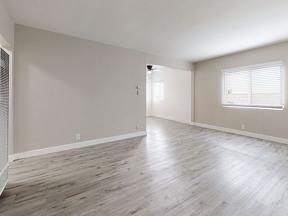 4th image of 10219 Darby Ave APT 1