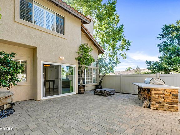 5th image of 180 Windrose Dr