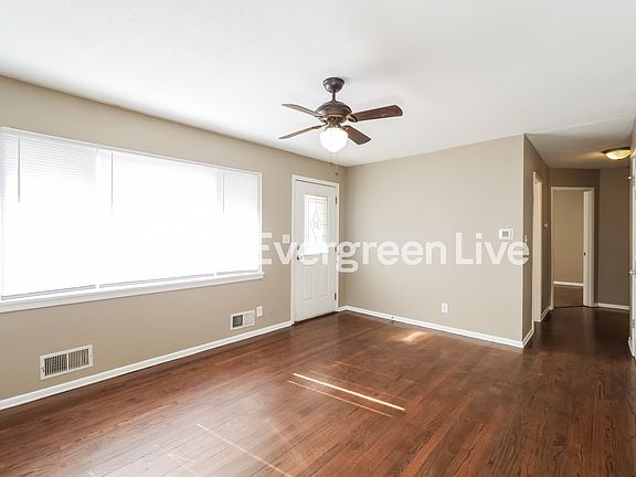 2nd image of 904 SW 14th Street Ter