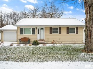 101 Rosewood Dr, Washington, IL 61571