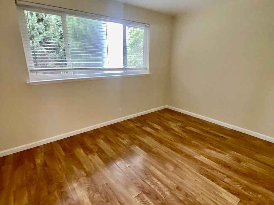 1st image of 250 Vera Ave #4