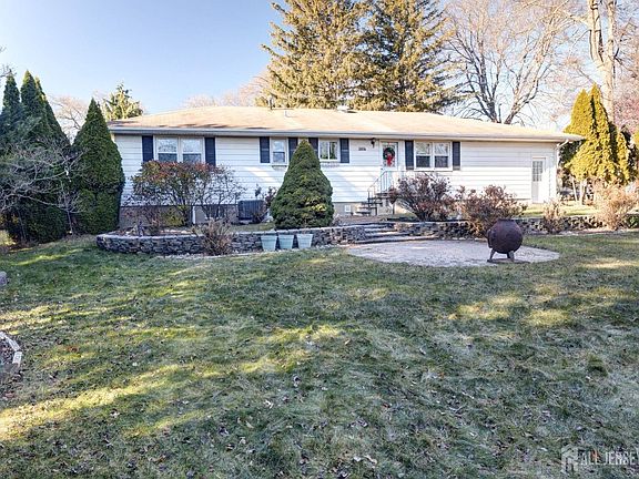 4th image of 1440 Kearney Dr