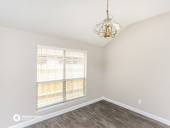 5th image of 3309 Wilmington Dr