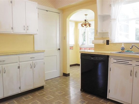3rd image of 7 Wildwood Ave