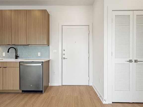 4th image of 4802 S Congress Ave #403