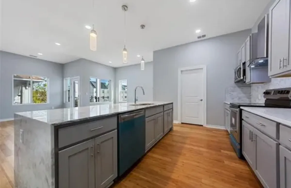 Building Photo - 4633 Virginia Ave #101