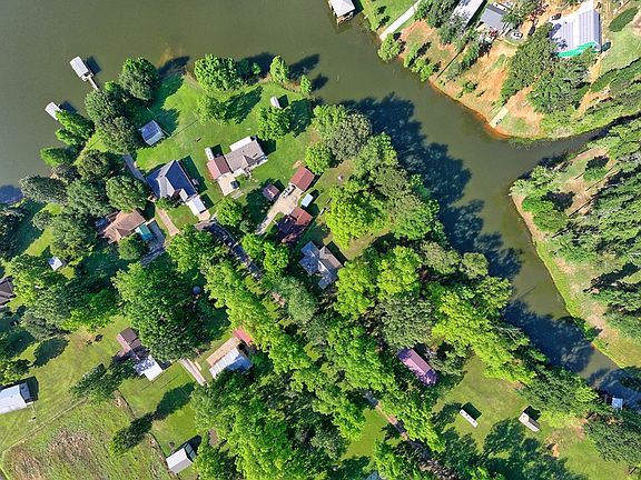 3rd image of 640 Pecan Estates Loop